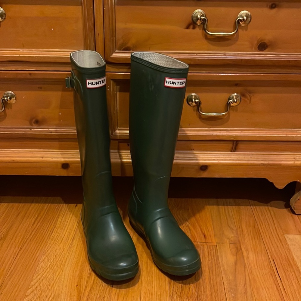 Hunter Tall Rainboots in Hunter Green